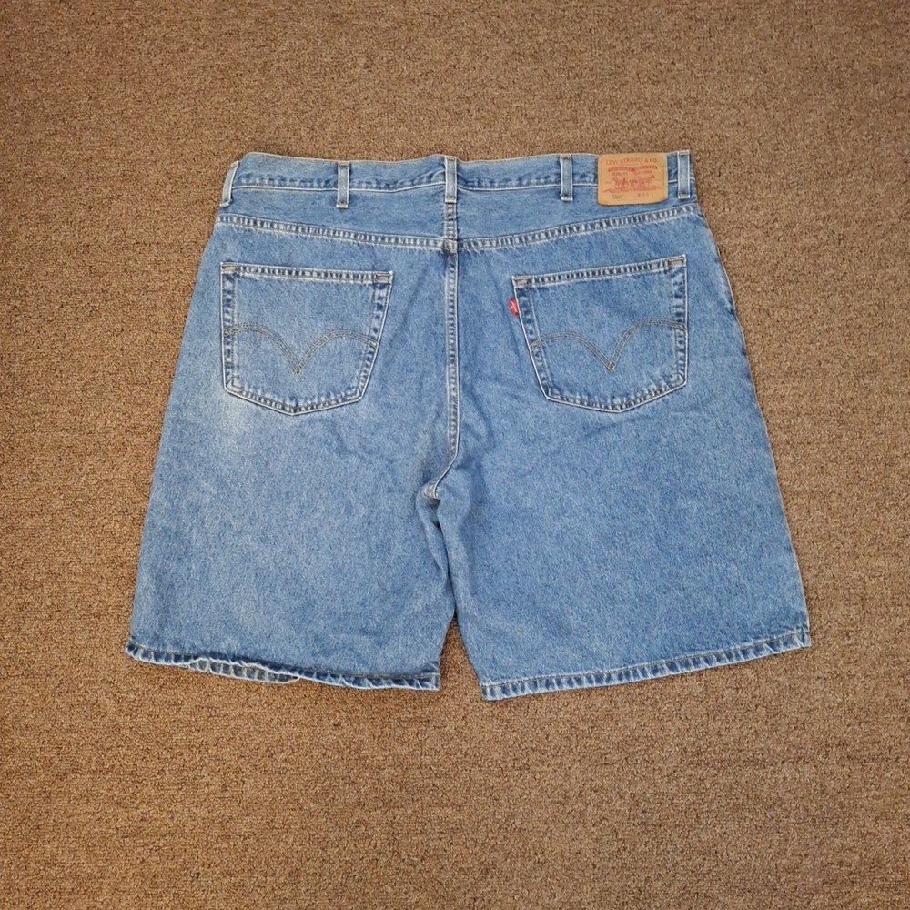 Levi's Men 550 Blue Jean Shorts High-Waisted Relaxed Fit Sz 44 - Picture 2 of 8